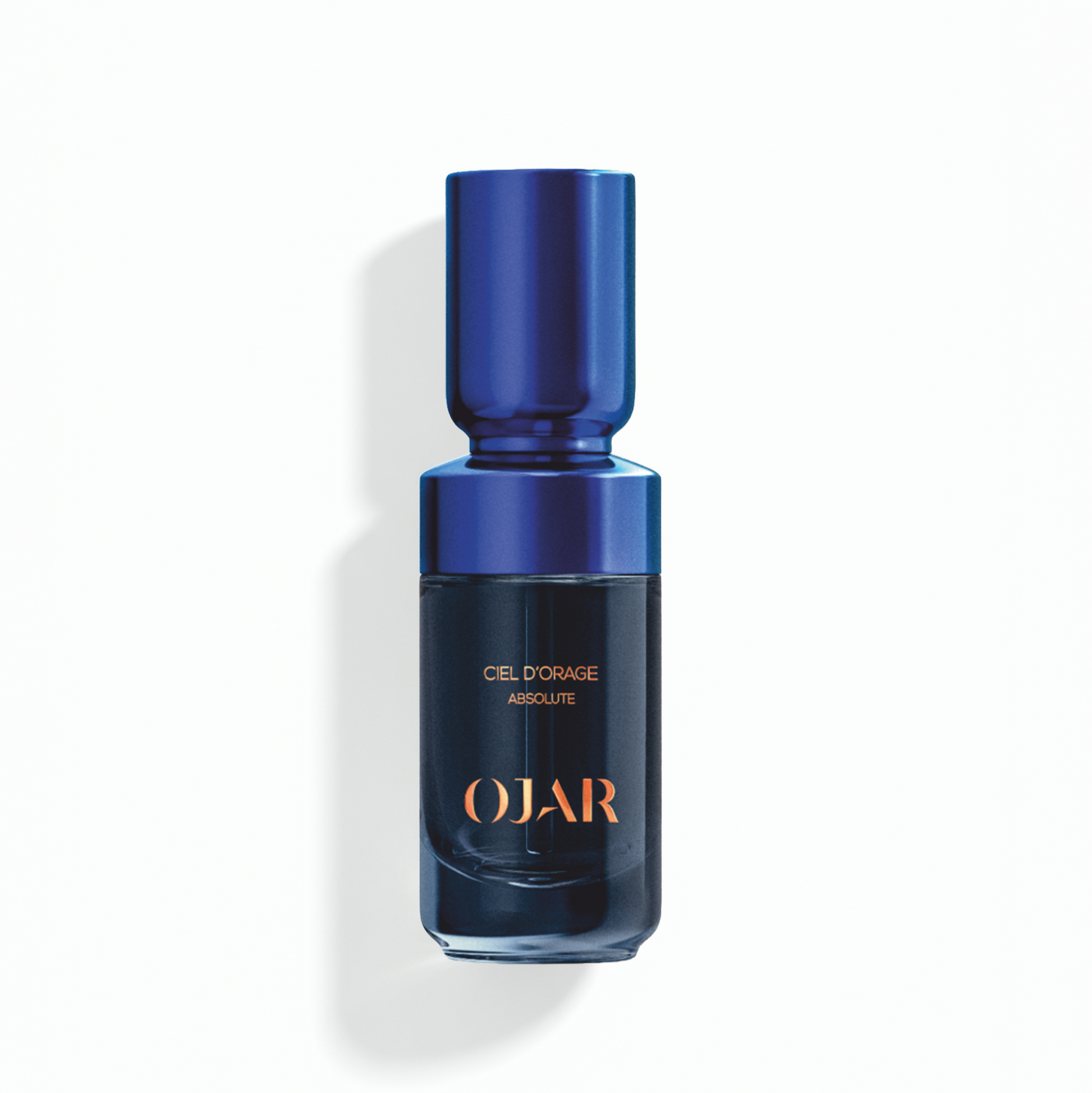 OJAR CIEL_D_ORAGE ABSOLUTE OIL 20 ML IN A BLUE BOTTLE AGAINST A WHITE BACKGROUND 